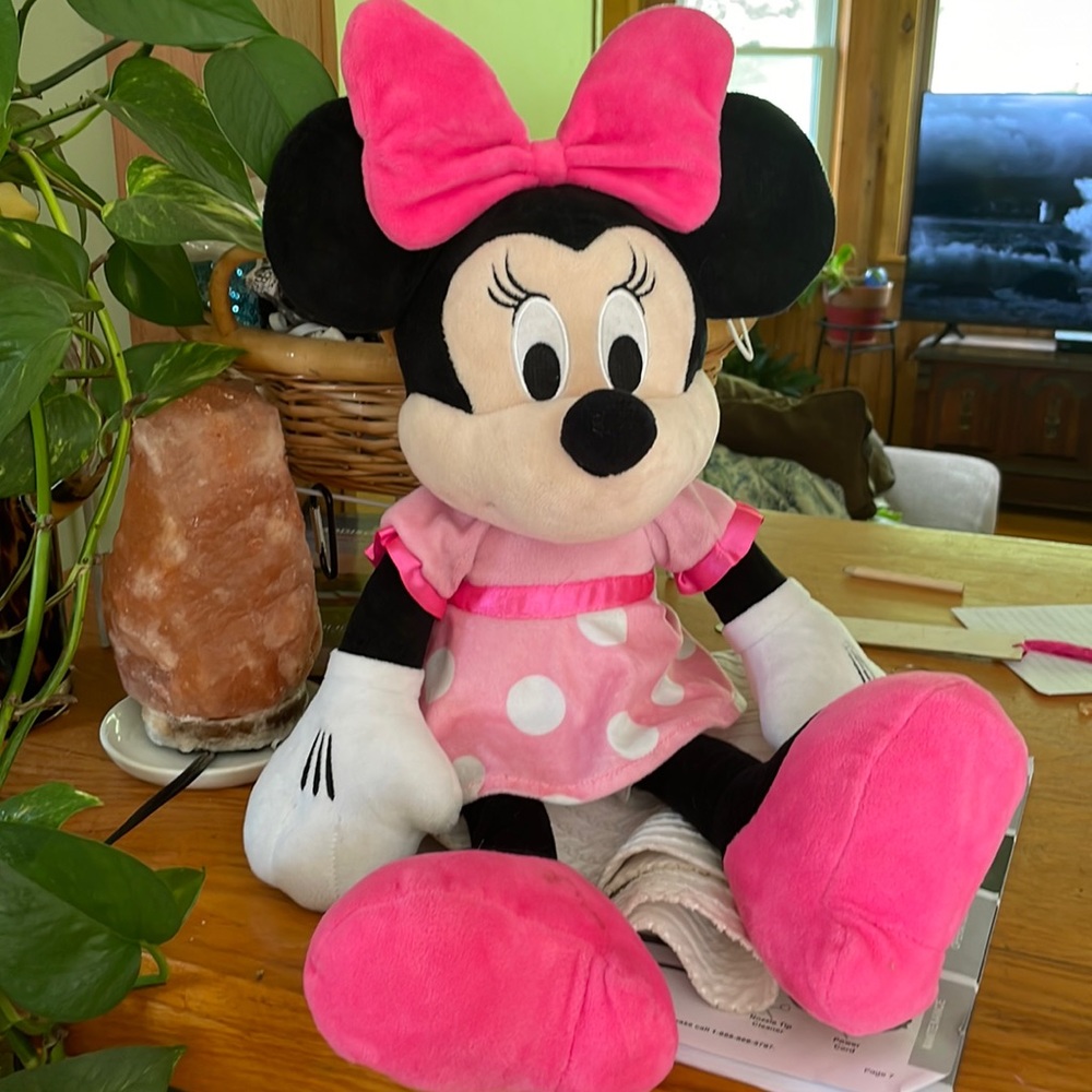Plush 24" Minnie mouse